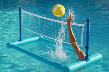 Havuz voleybol seti: yüzen ağ ve ayarlı direkler