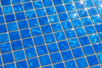 UV stabilize pigment: güneşte doygun mavi ton