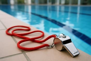 Düdük — gözetmen için uyarı aracı