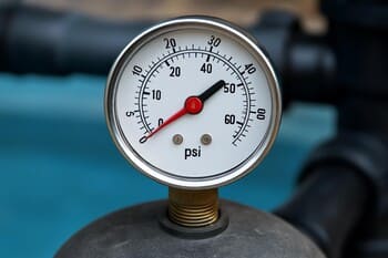 Filtre basıncı manometresi — artış eşiği kontrolü